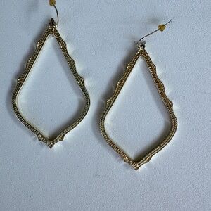 Elegant Gold Teardrop Earrings